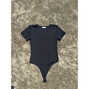Aritzia Babaton Contour Short Sleeve Crew Neck Black Body Suit Size Large NICE